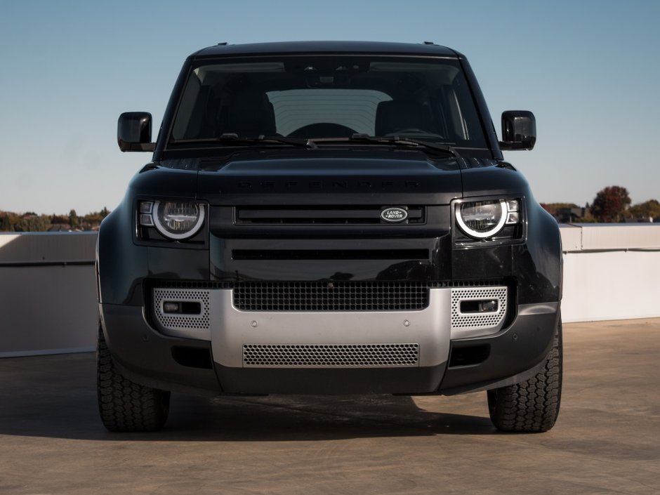 Land Rover Defender S 2023-6