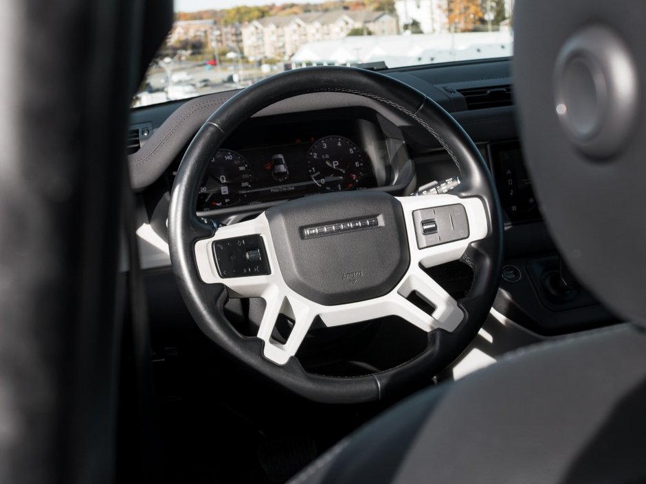 Land Rover Defender S 2023-26