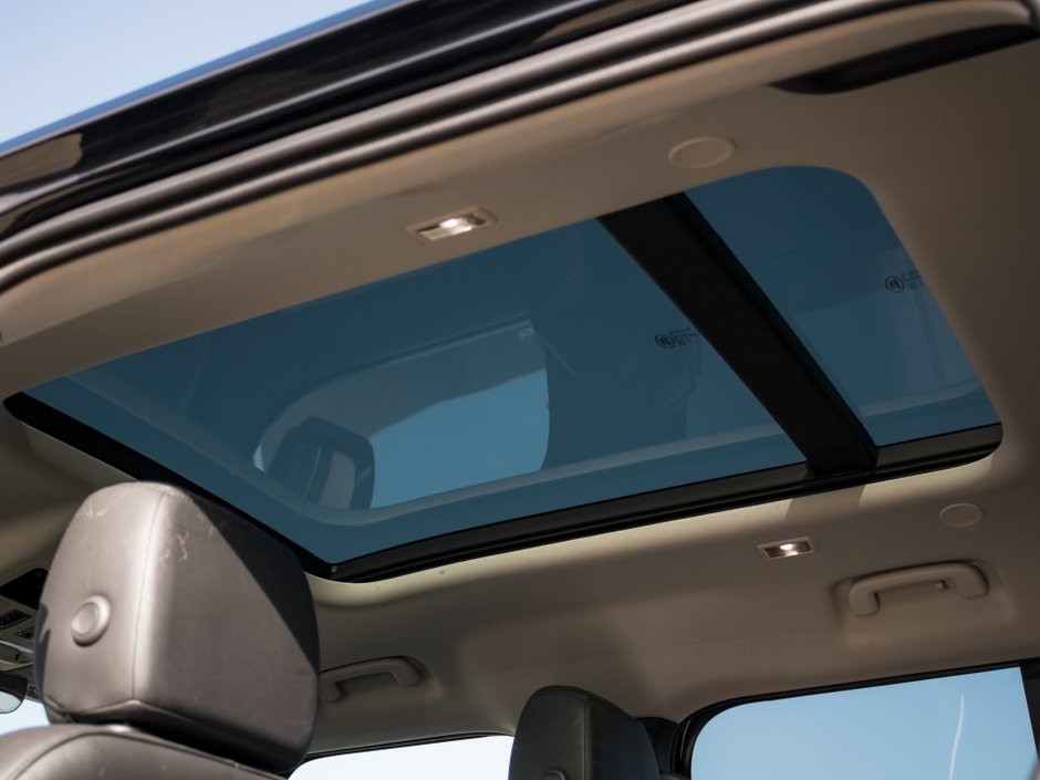 Land Rover Defender S 2023-24