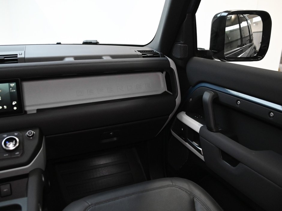 2023 Land Rover Defender S-25