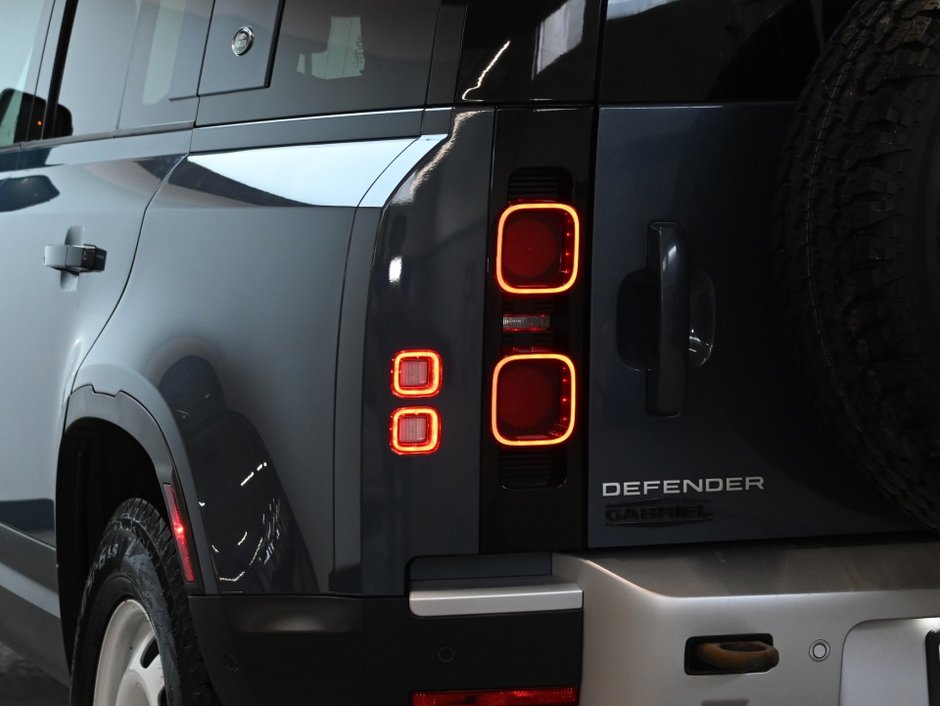 2023 Land Rover Defender S-28