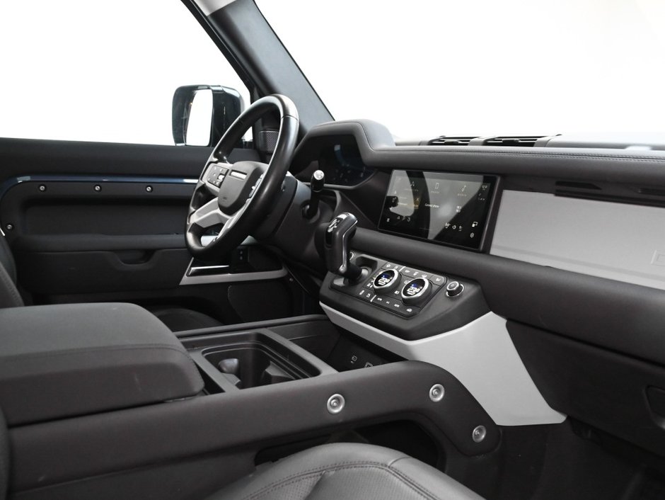 2023 Land Rover Defender S-24
