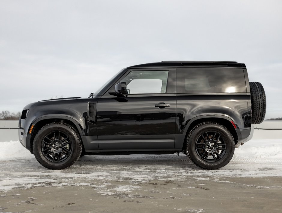 Land Rover Defender S 2024-4