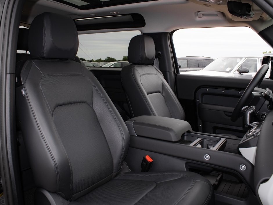 2024 Land Rover Defender S-28