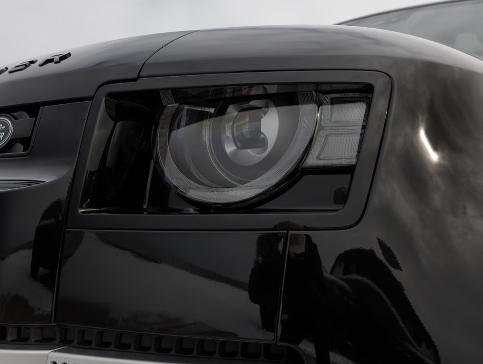 Land Rover Defender S 2024-22