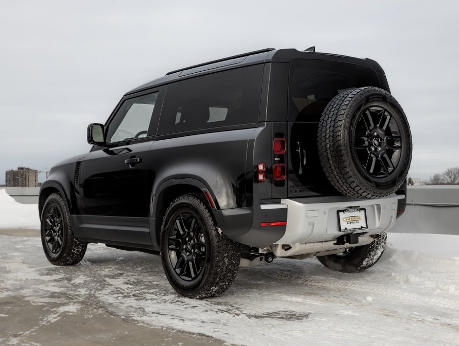 Land Rover Defender S 2024-1