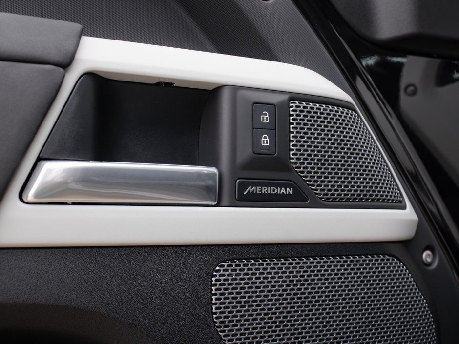 2024 Land Rover Defender S-9