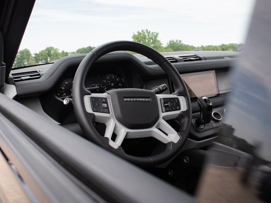 2024 Land Rover Defender S-24