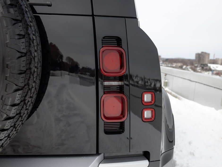 Land Rover Defender S 2024-30