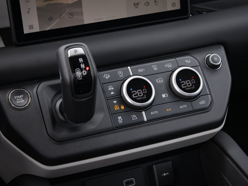 2024 Land Rover Defender S-21