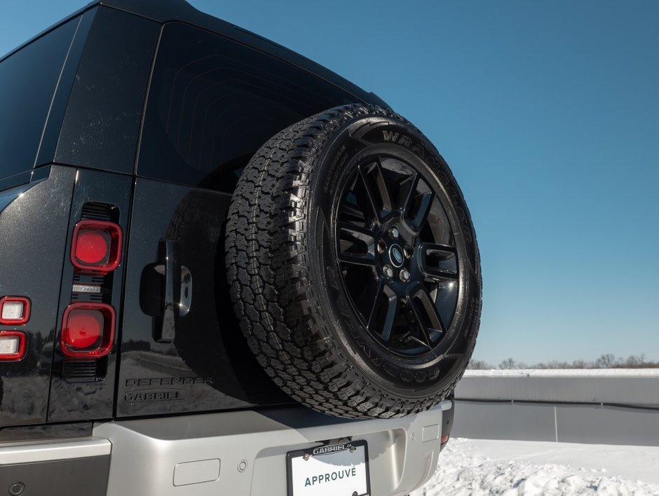 2024 Land Rover Defender S-30