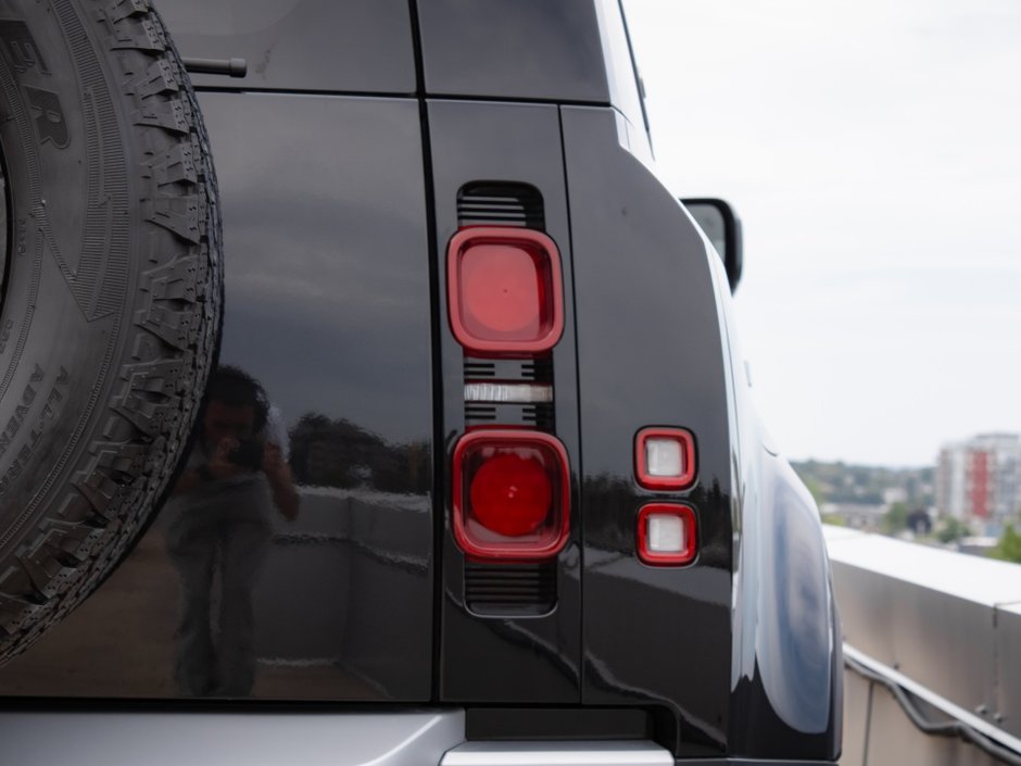 2024 Land Rover Defender S-35