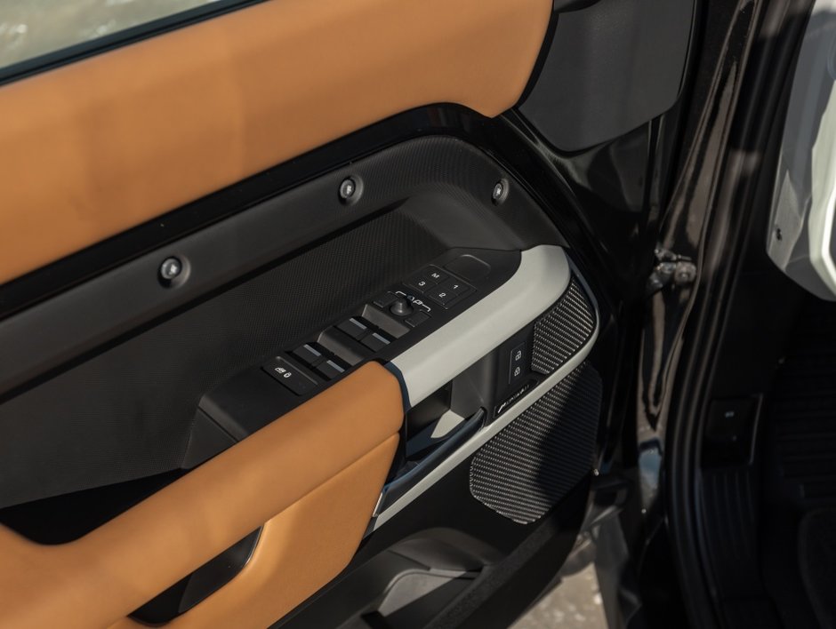 2024 Land Rover Defender S-21