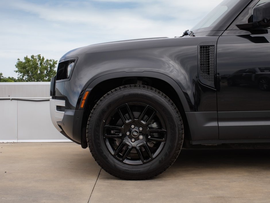 2024 Land Rover Defender S-7