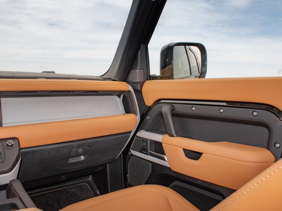 2024 Land Rover Defender S-23