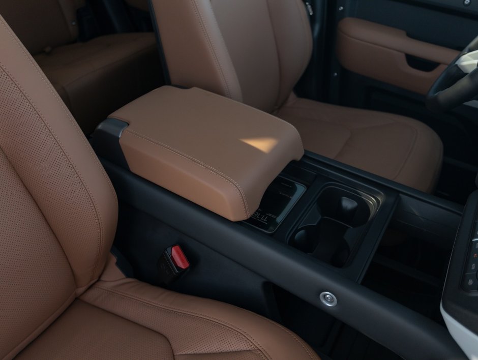 2024 Land Rover Defender S-28