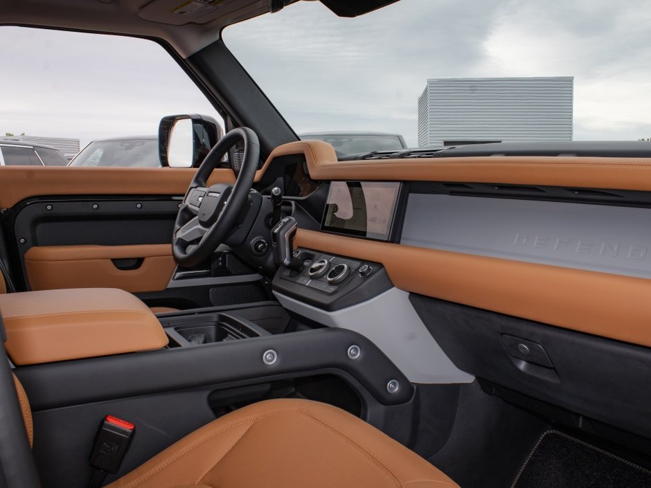 2024 Land Rover Defender S-28