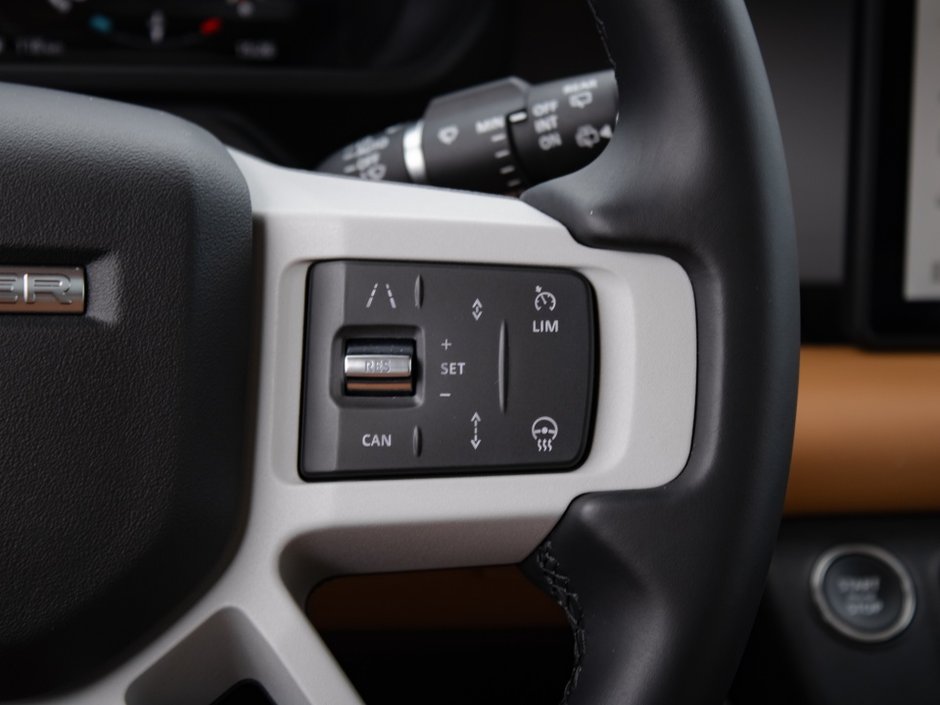 2024 Land Rover Defender S-21
