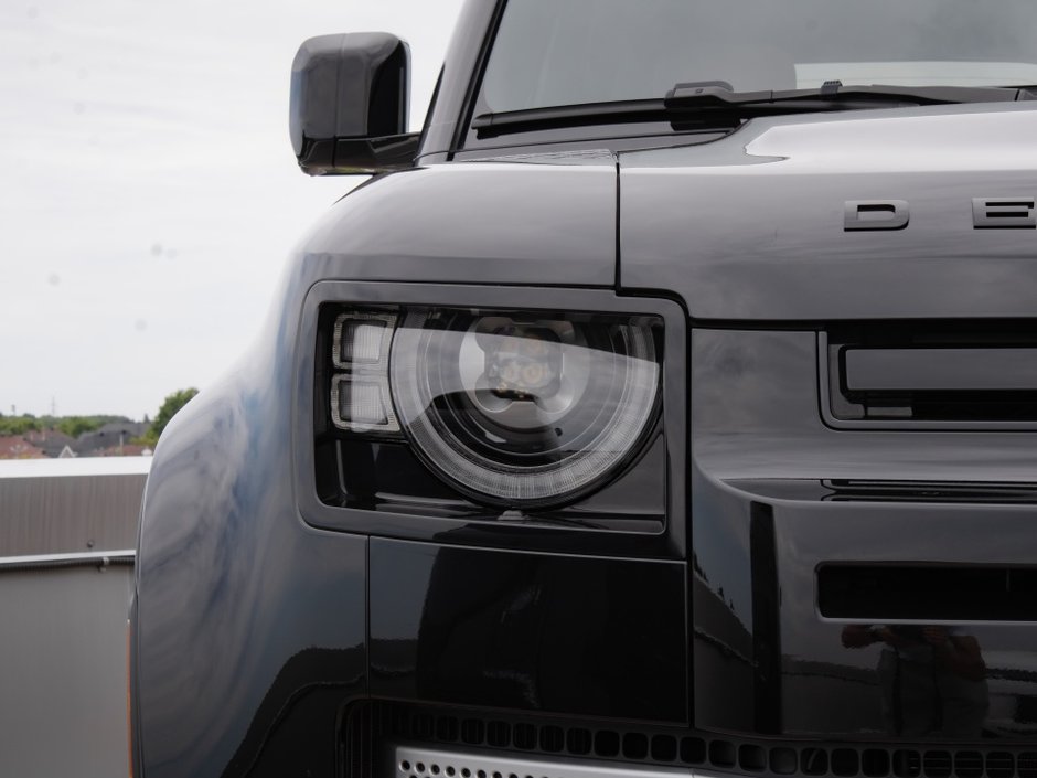 2024 Land Rover Defender S-33