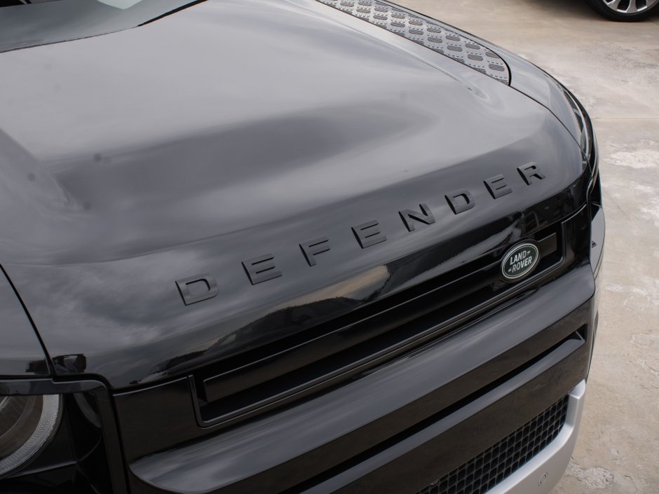 2024 Land Rover Defender S-32