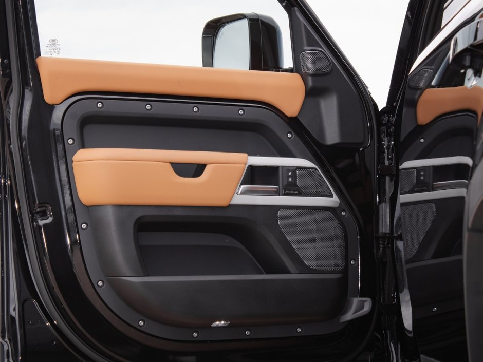 2024 Land Rover Defender S-8