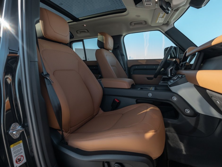 2024 Land Rover Defender S-27