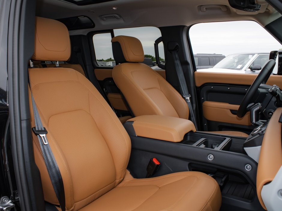 2024 Land Rover Defender S-30