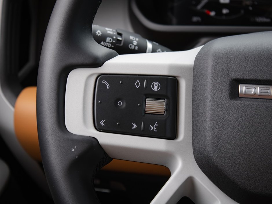 2024 Land Rover Defender S-20