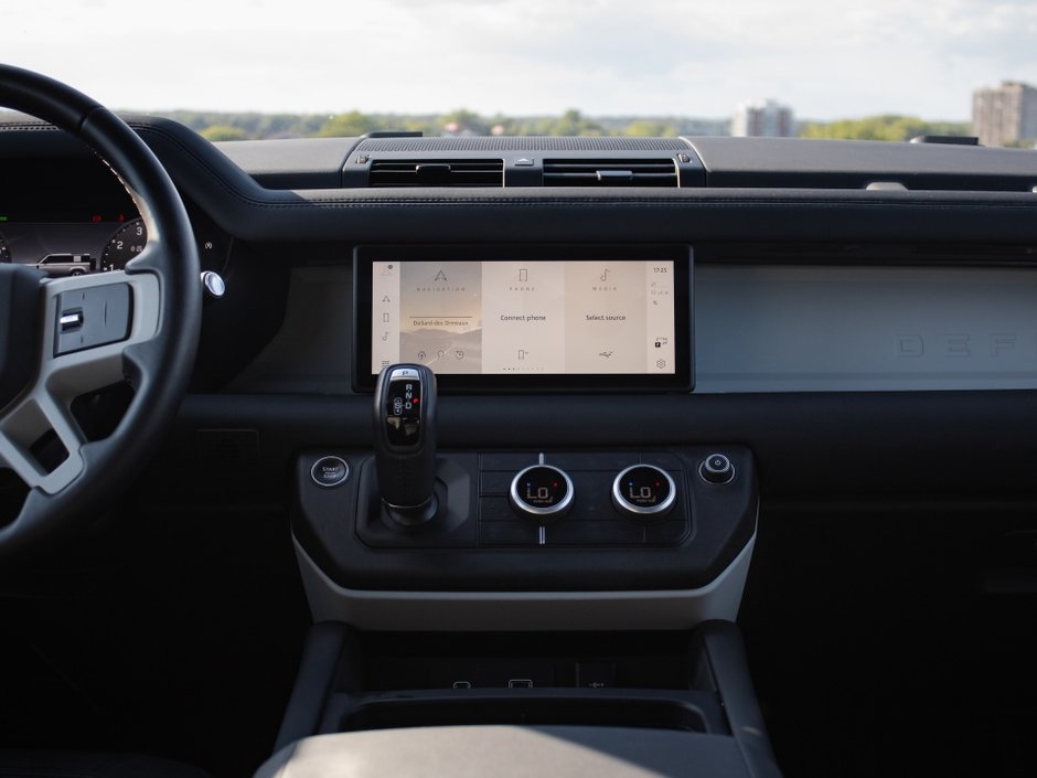 2024 Land Rover Defender S-15