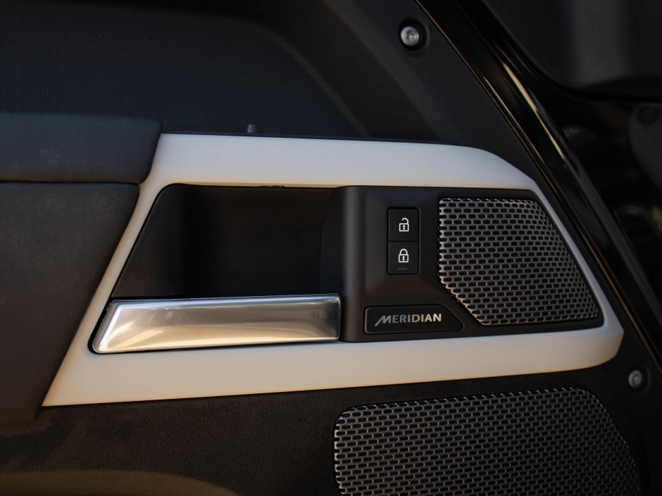 2024 Land Rover Defender S-9