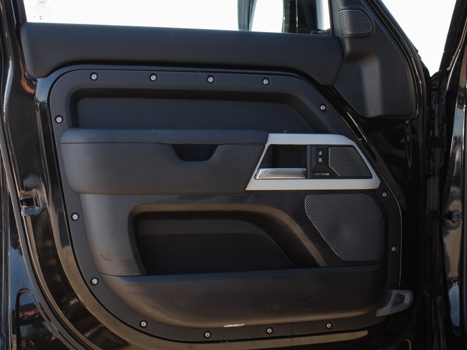 2024 Land Rover Defender S-8