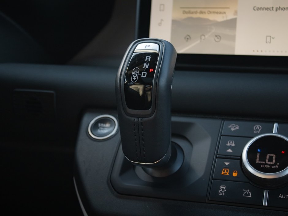 2024 Land Rover Defender S-19