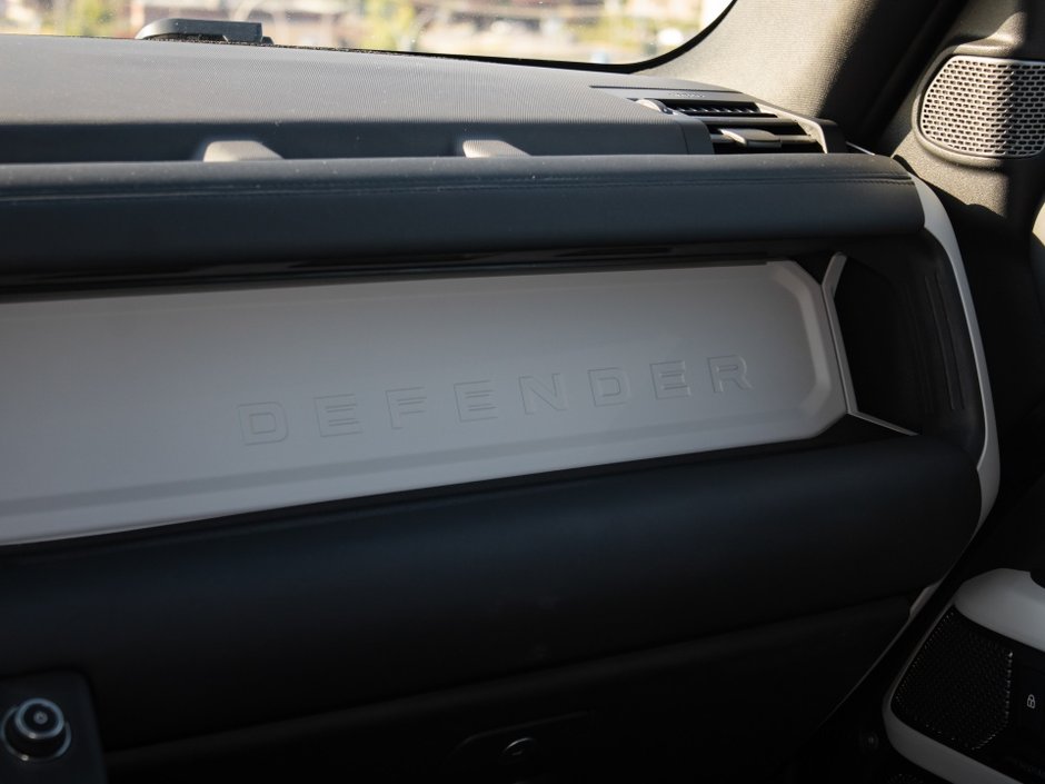 2024 Land Rover Defender S-26