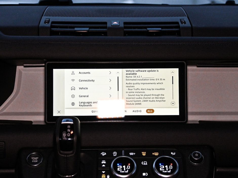 2024 Land Rover Defender X-Dynamic SE-15