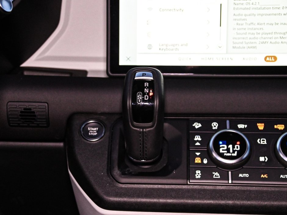 2024 Land Rover Defender X-Dynamic SE-21