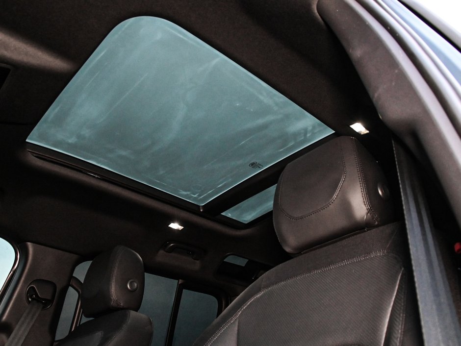 2024 Land Rover Defender X-Dynamic SE-23