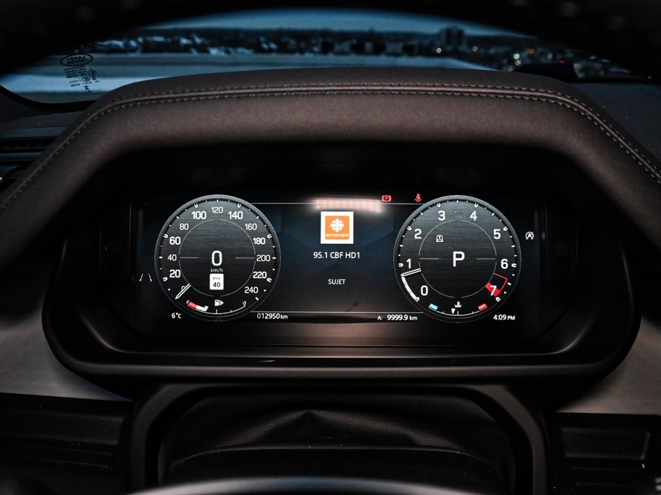 2024 Land Rover Defender X-Dynamic SE-20