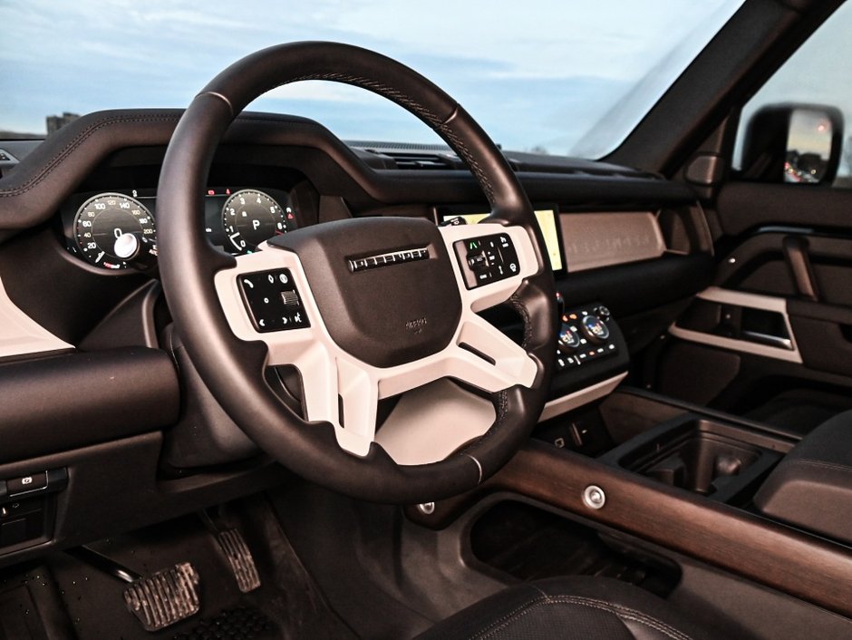 2024 Land Rover Defender X-Dynamic SE-2