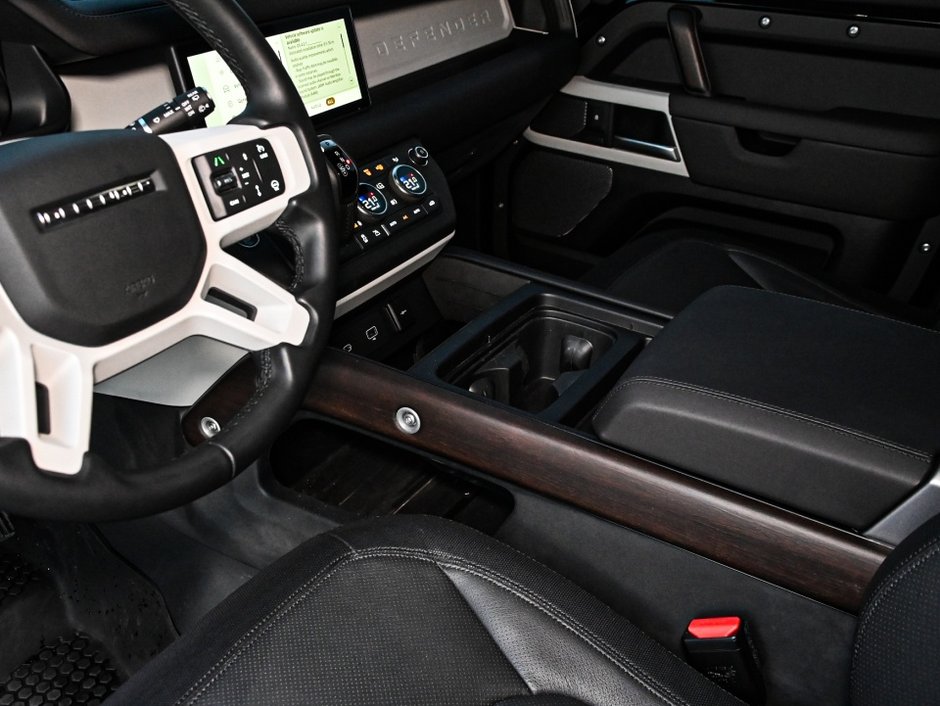2024 Land Rover Defender X-Dynamic SE-11