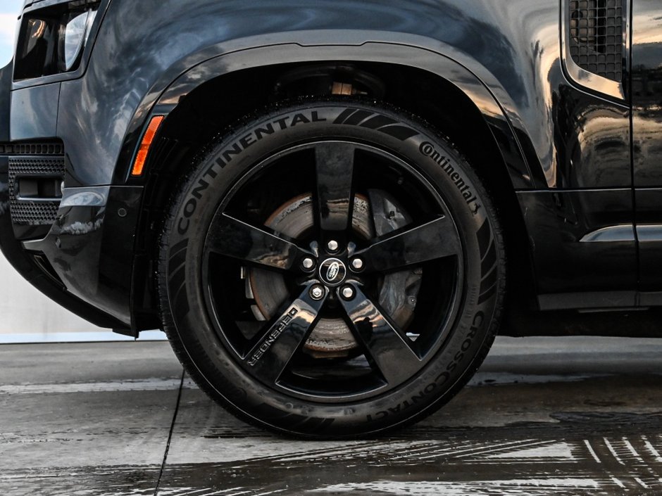 2024 Land Rover Defender X-Dynamic SE-29