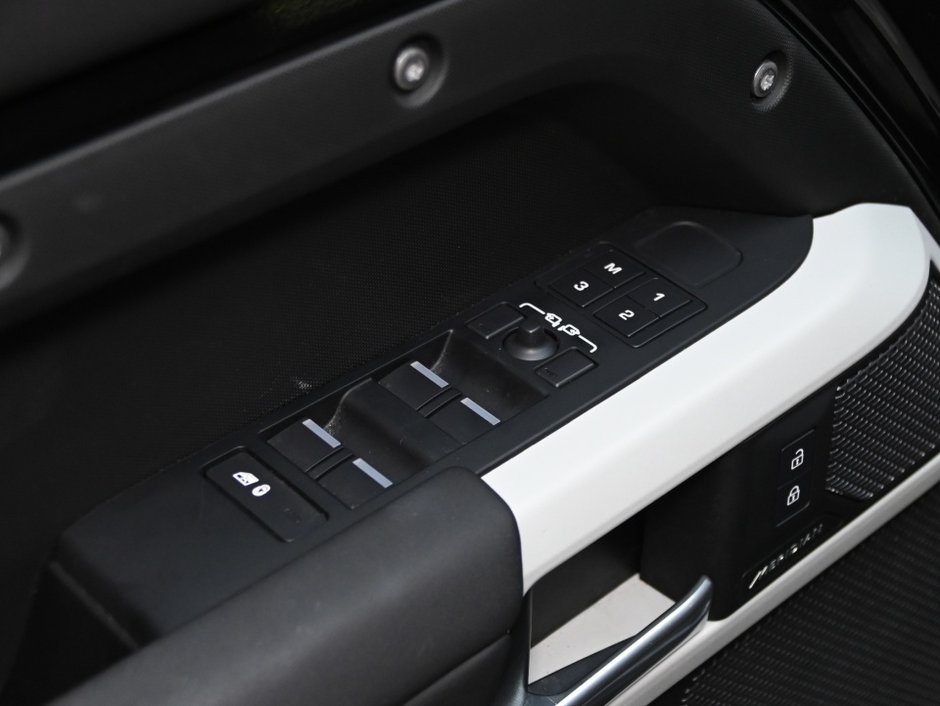 2024 Land Rover Defender S-9