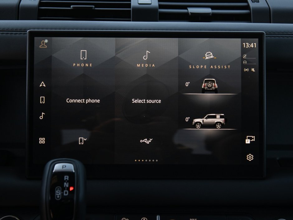 2025 Land Rover Defender X-Dynamic SE-20