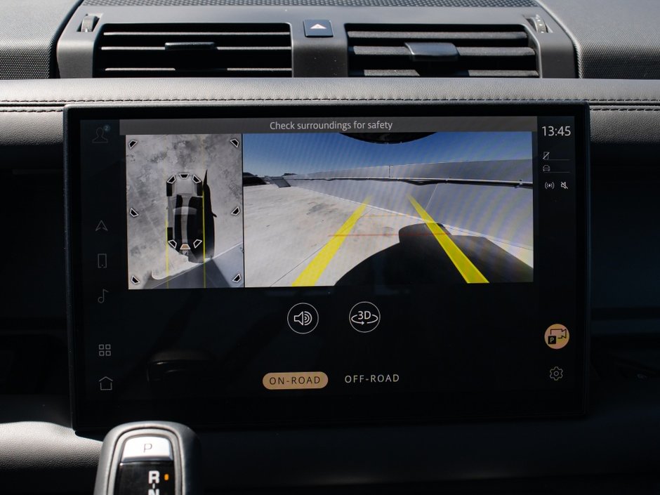 2025 Land Rover Defender X-Dynamic SE-17