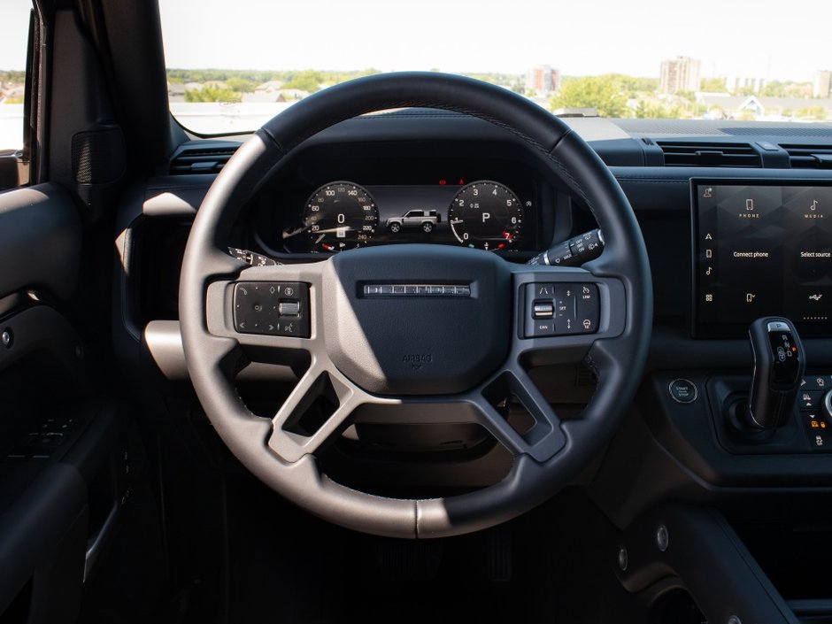 2025 Land Rover Defender X-Dynamic SE-13
