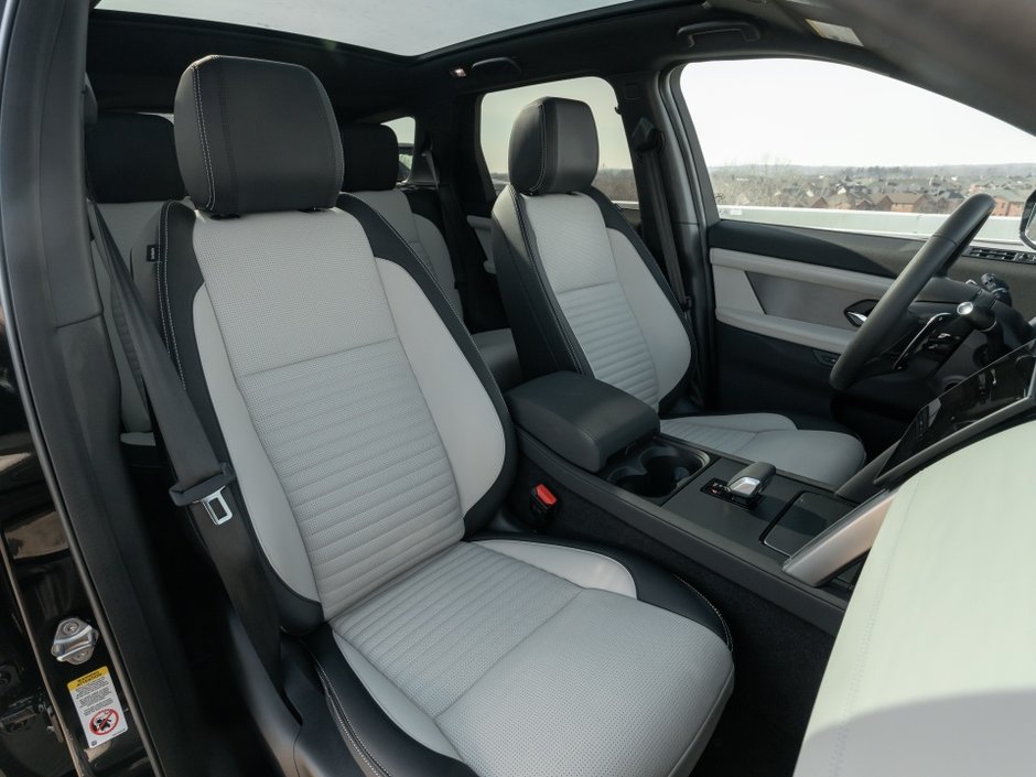 2024 Land Rover DISCOVERY SPORT Dynamic SE-26
