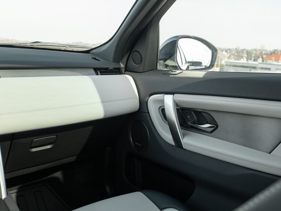 2024 Land Rover DISCOVERY SPORT Dynamic SE-24