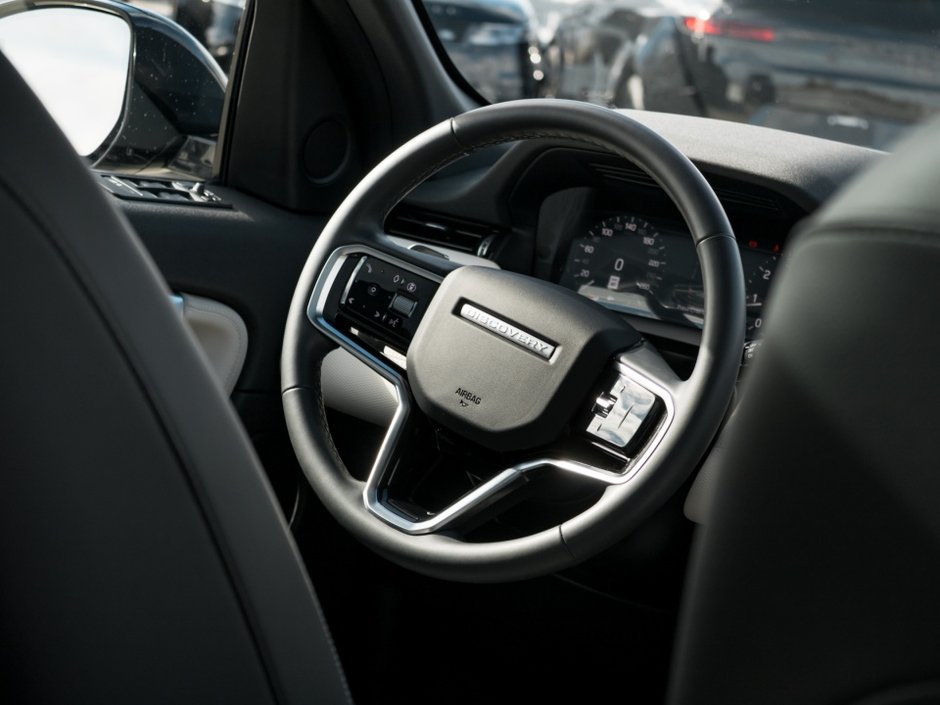 2024 Land Rover Discovery Sport Dynamic SE-31