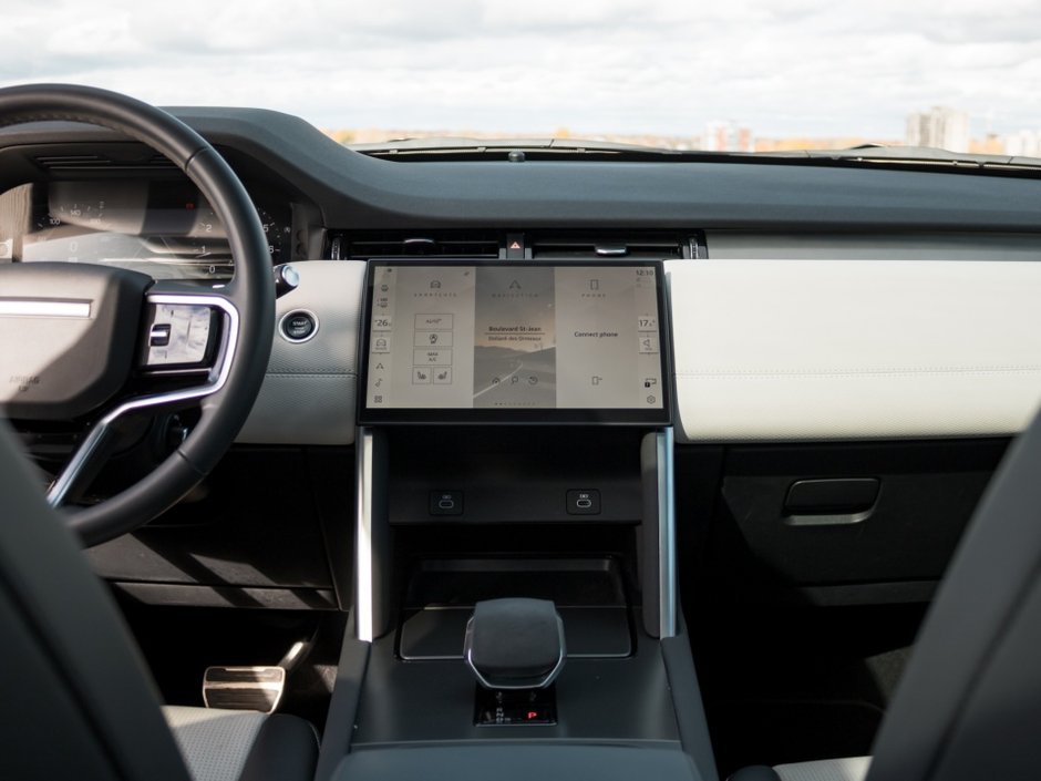 2024 Land Rover Discovery Sport Dynamic SE-13