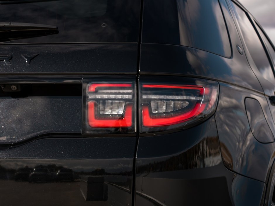 2024 Land Rover Discovery Sport Dynamic SE-35