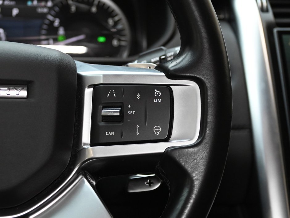 2023 Land Rover Discovery S-17